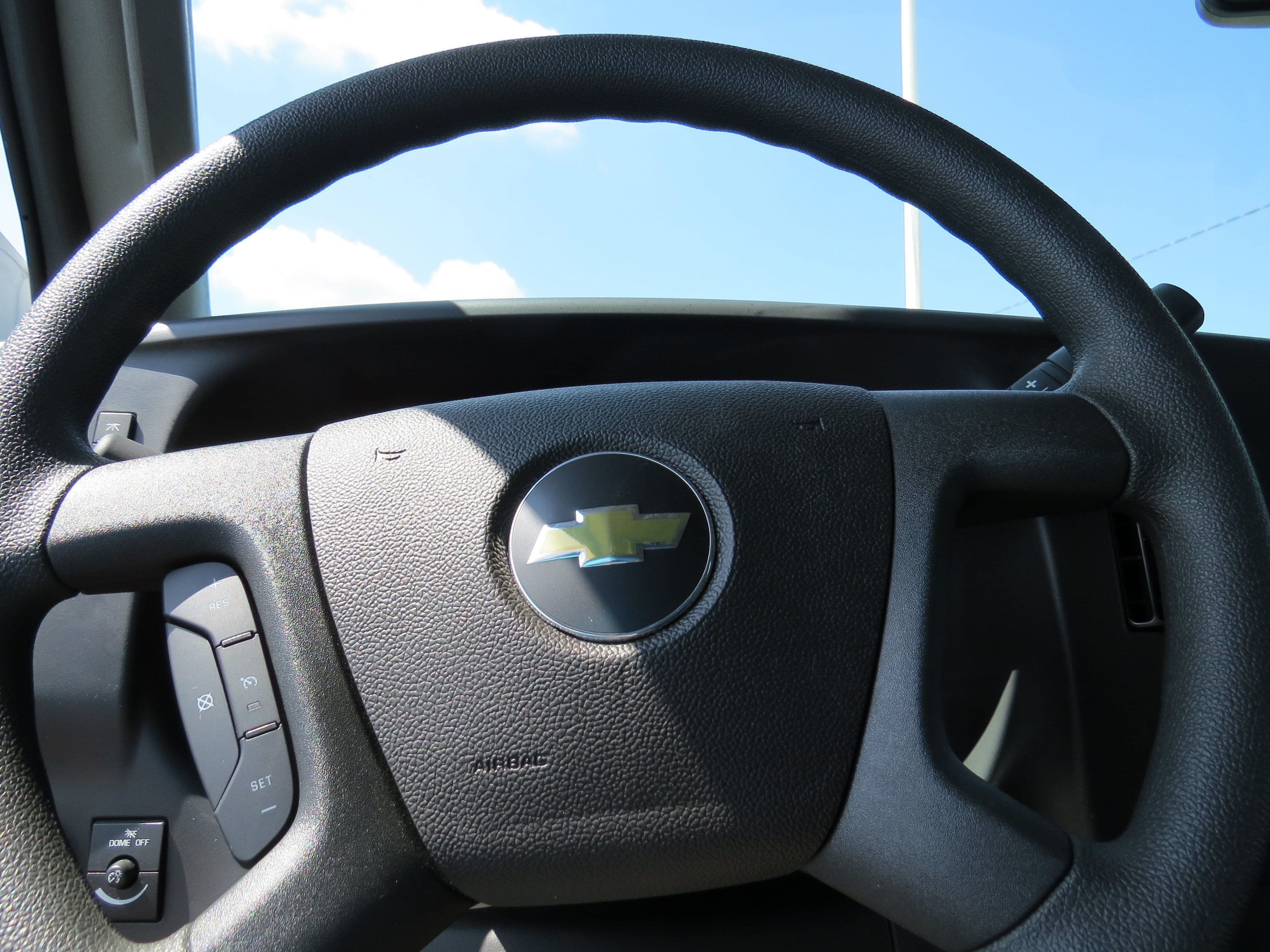 2025 Chevrolet Express Cutaway 3500 1WT