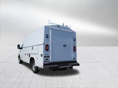 2025 Chevrolet Express Cutaway 3500 1WT