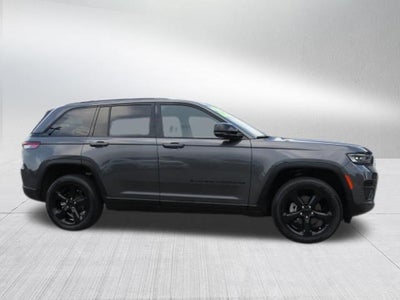 2022 Jeep Grand Cherokee Altitude 4x2