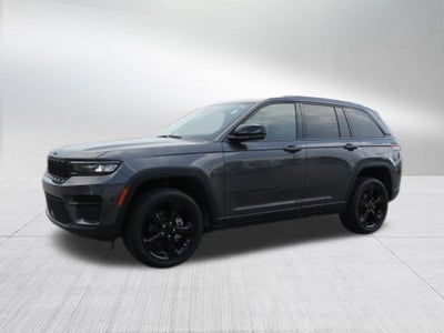 2022 Jeep Grand Cherokee Altitude 4x2