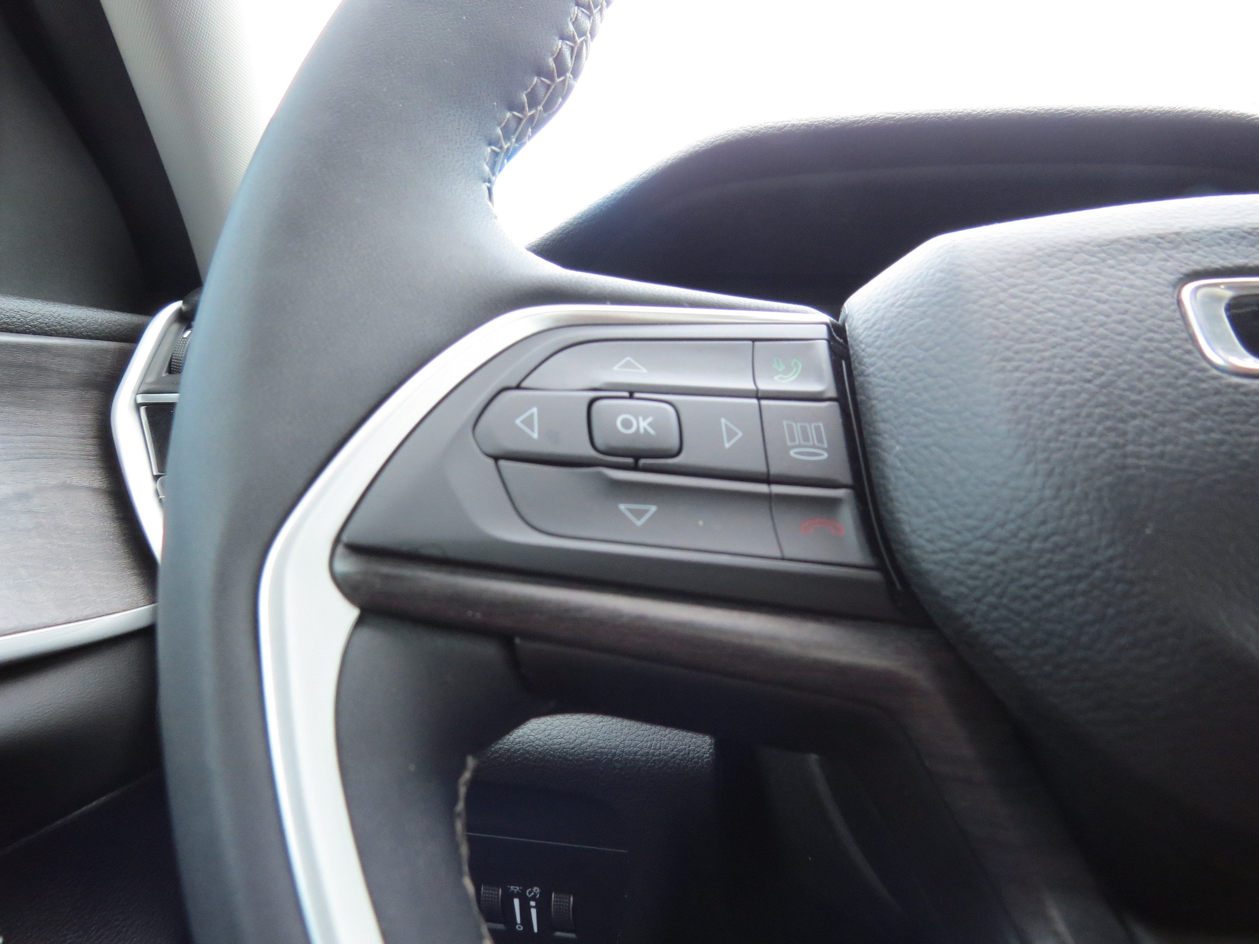2023 Jeep Grand Cherokee L Limited 4x2