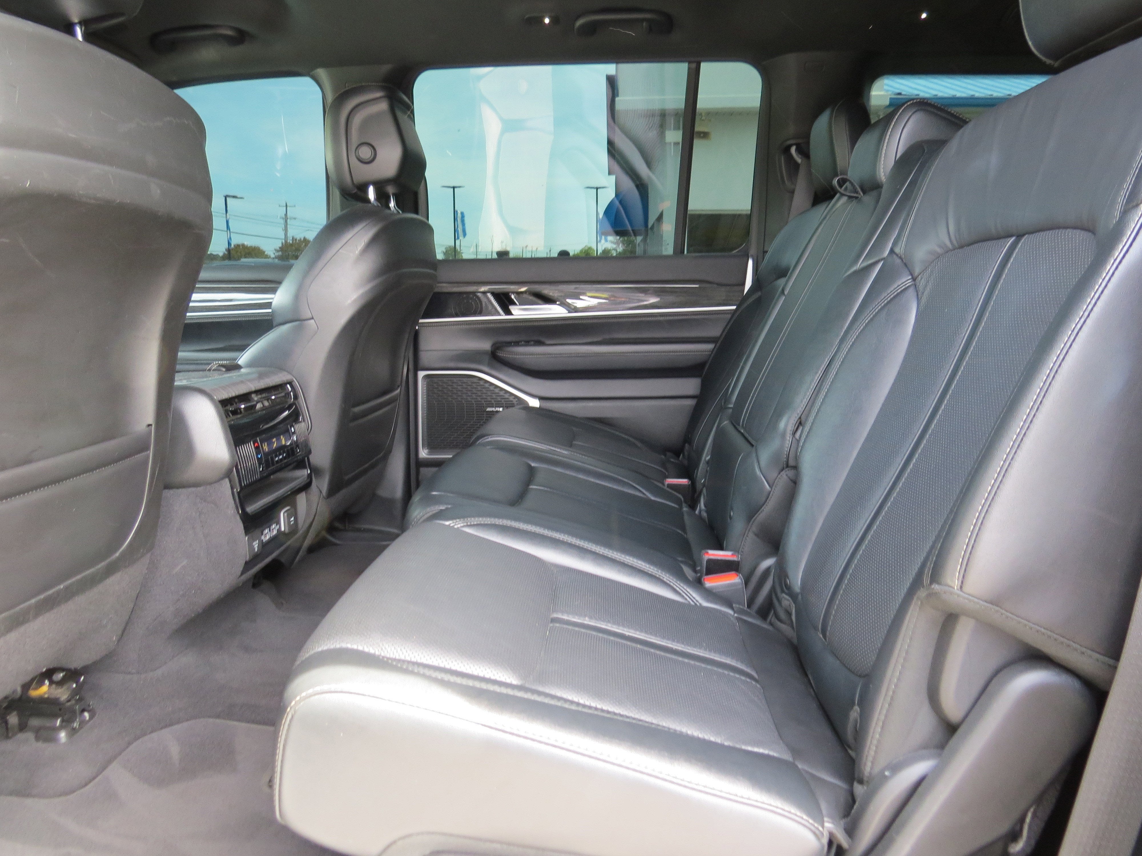 2022 Jeep Wagoneer Series III 4x4