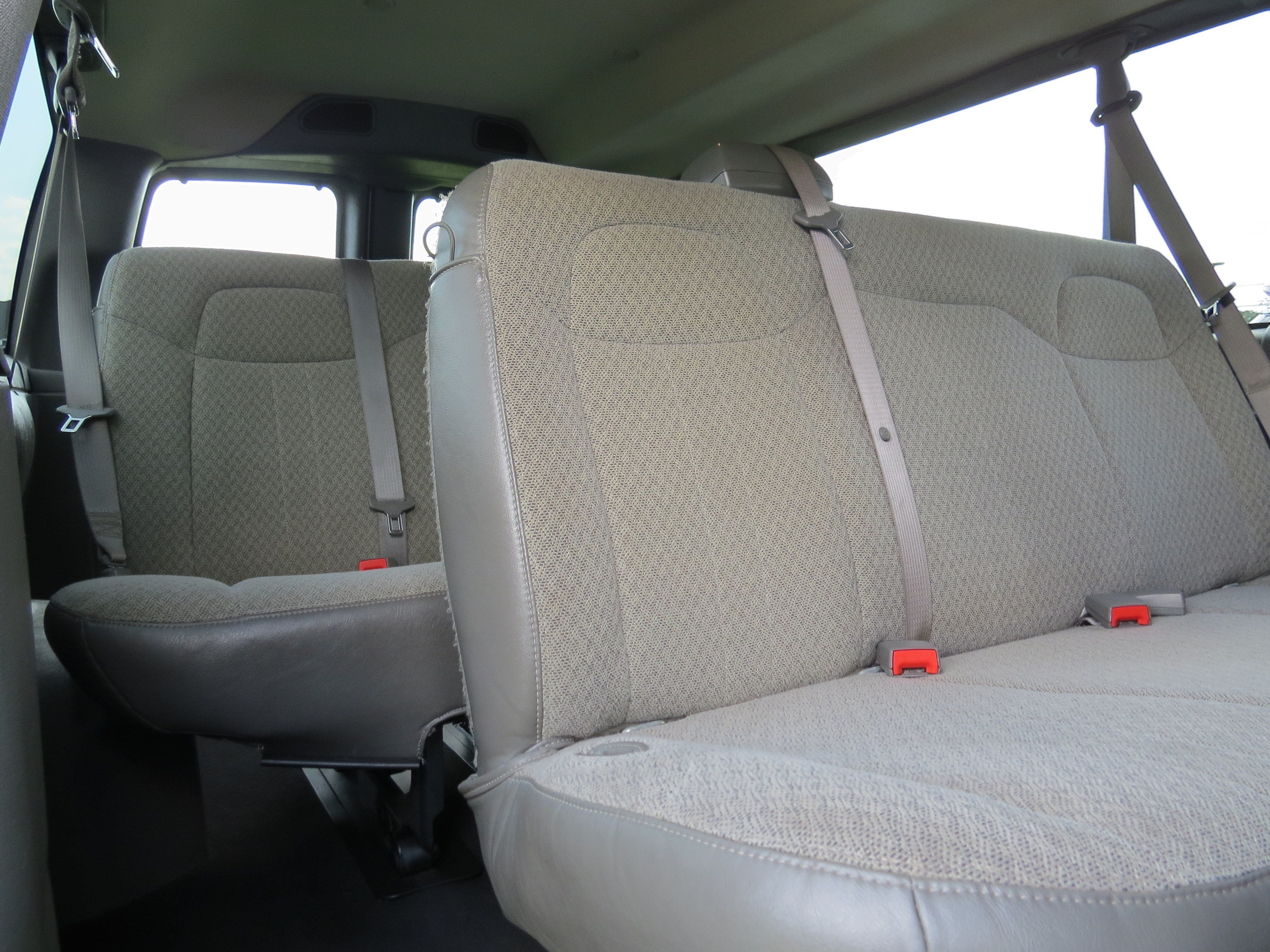 2020 Chevrolet Express Passenger 3500 LT