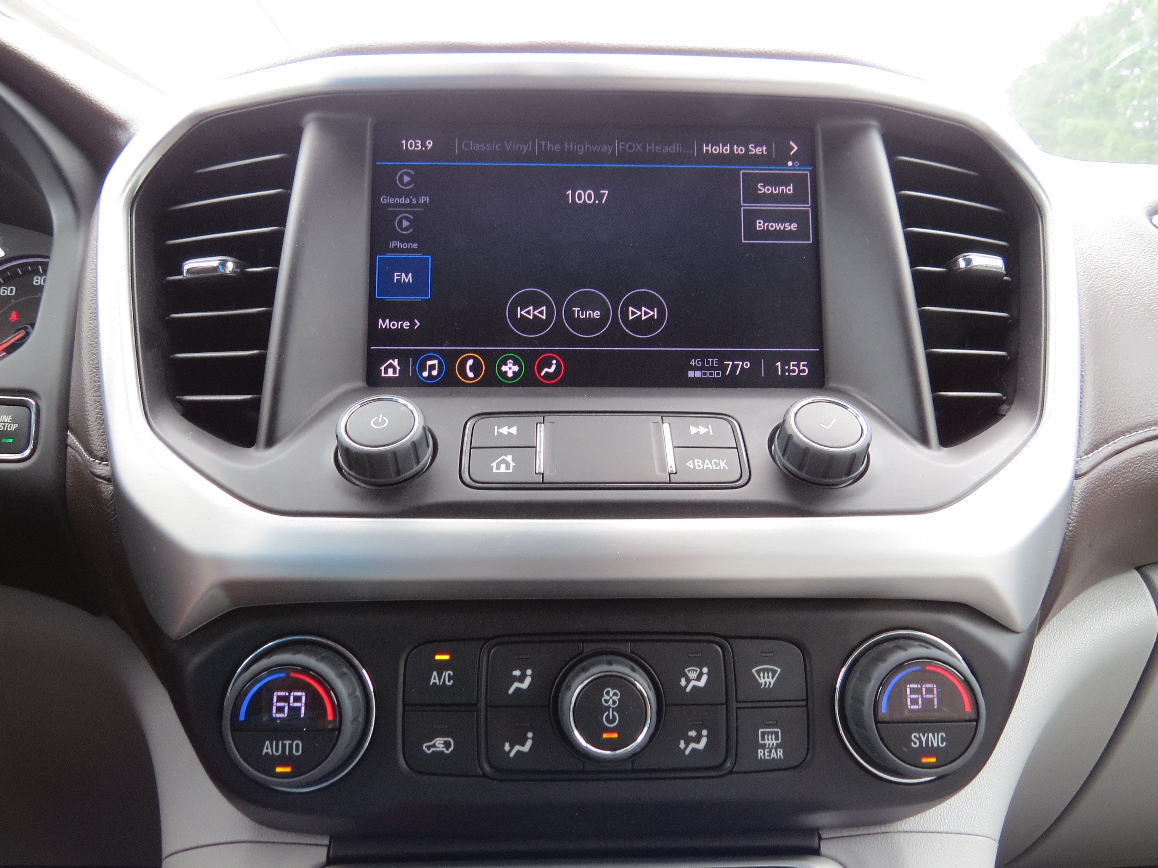 2023 GMC Acadia SLE