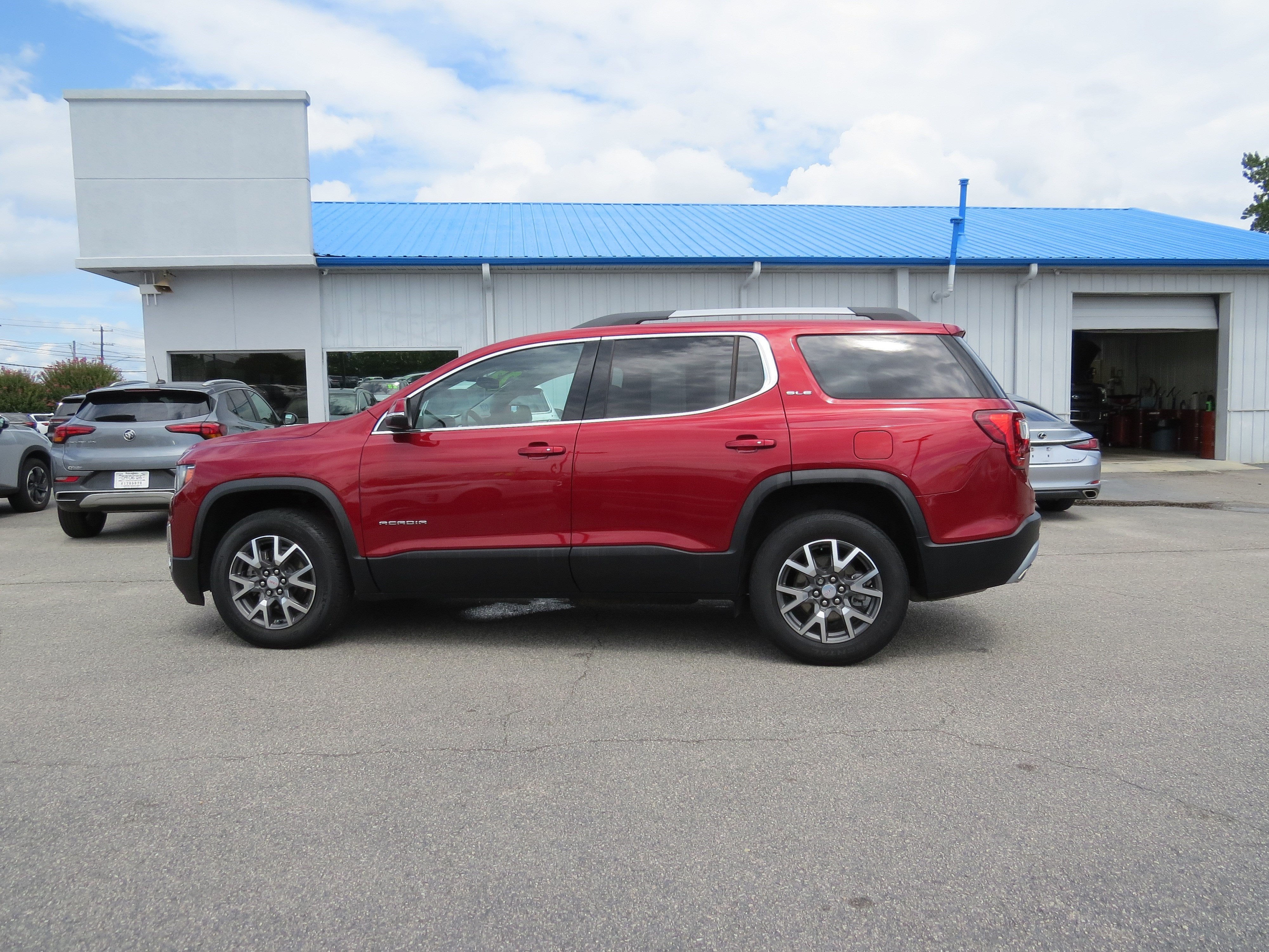 2023 GMC Acadia SLE