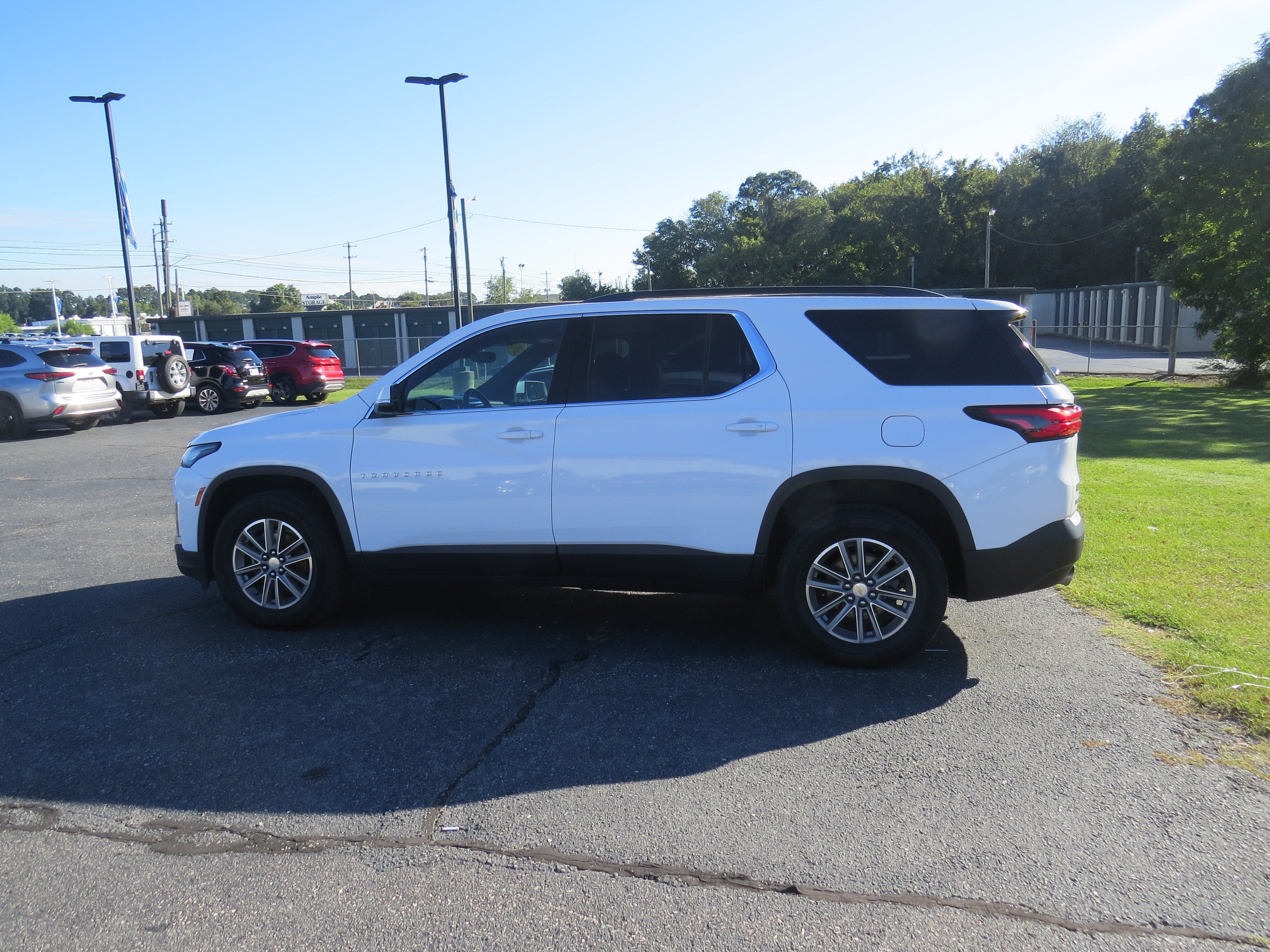 2022 Chevrolet Traverse LT Cloth