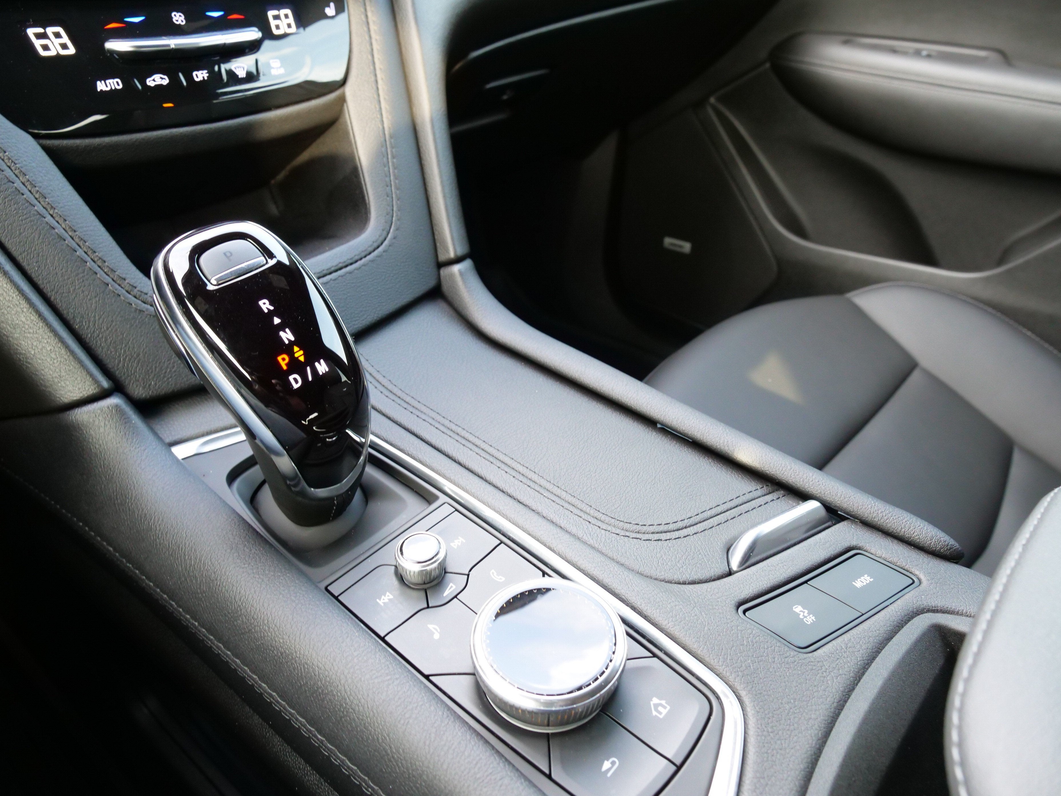 2024 Cadillac XT6 Luxury