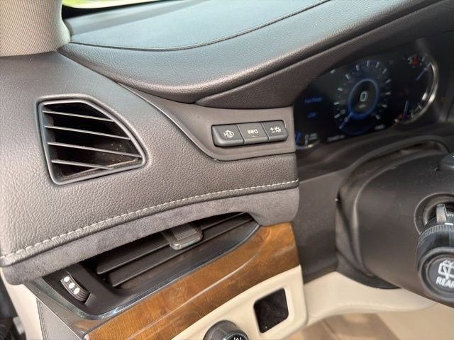 2018 Cadillac Escalade Luxury