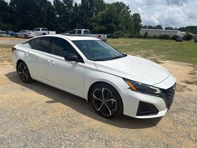 2023 Nissan Altima SR FWD