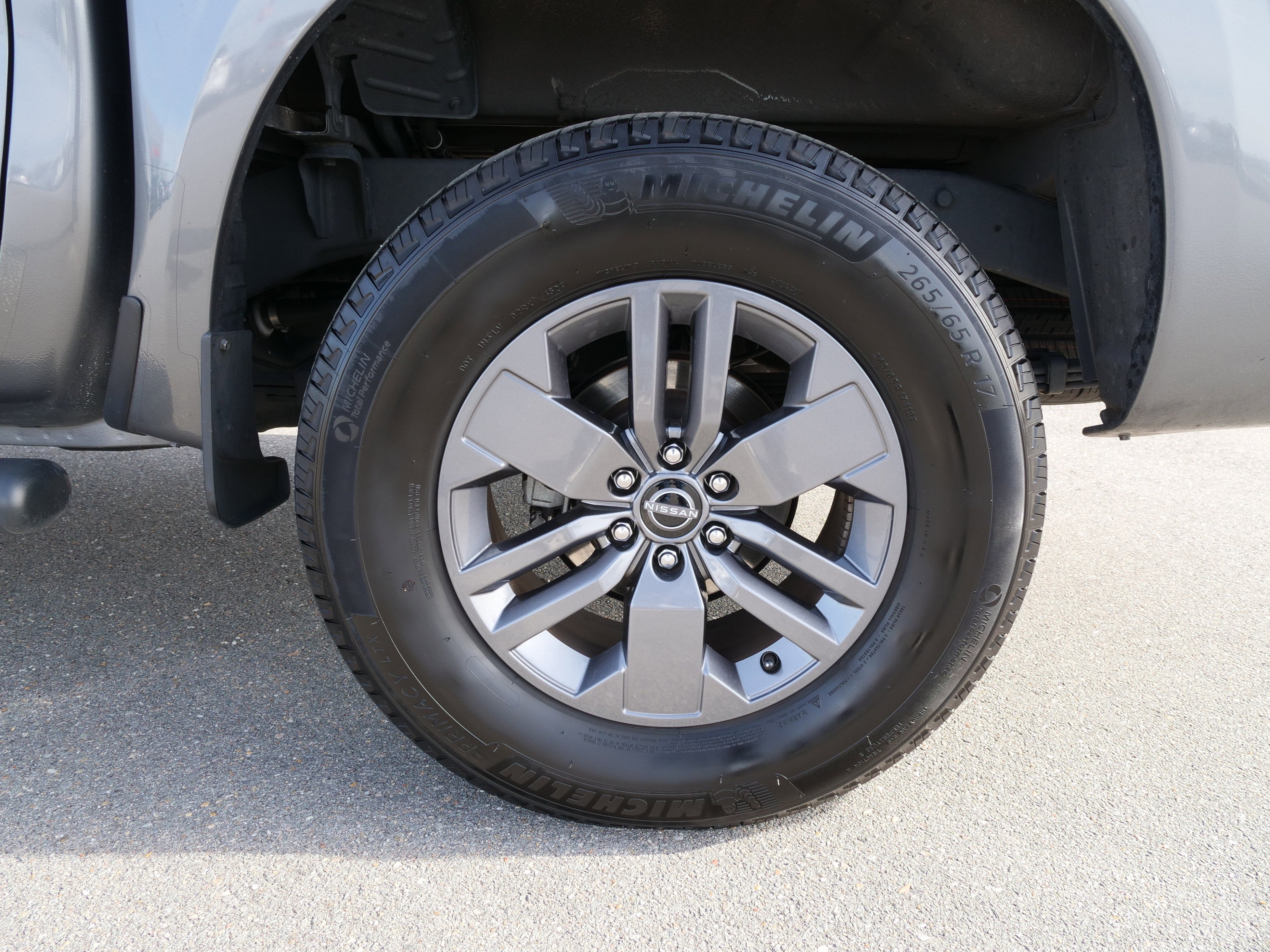 2025 Nissan Frontier Crew Cab SV 4x4