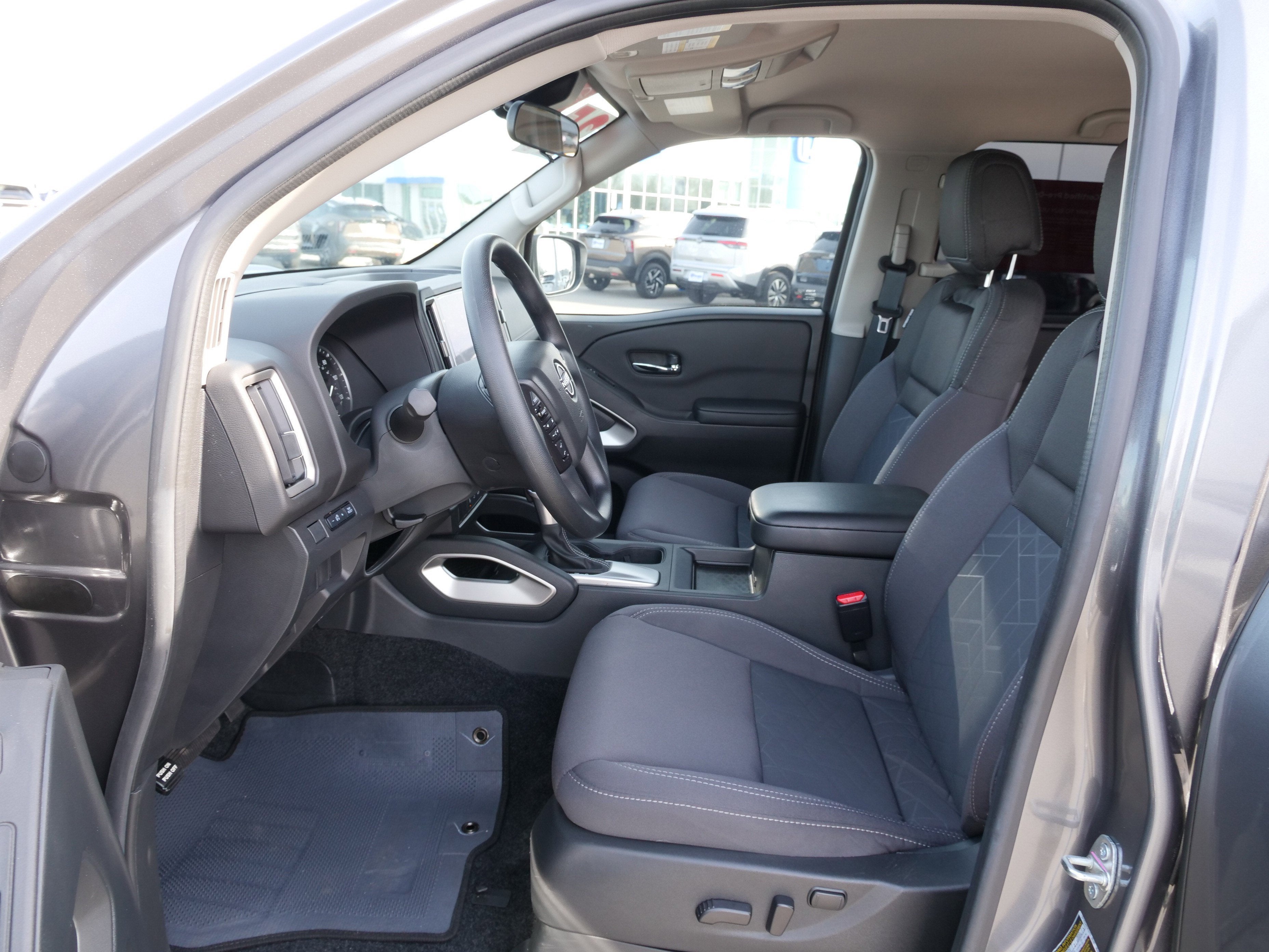 2025 Nissan Frontier Crew Cab SV 4x4