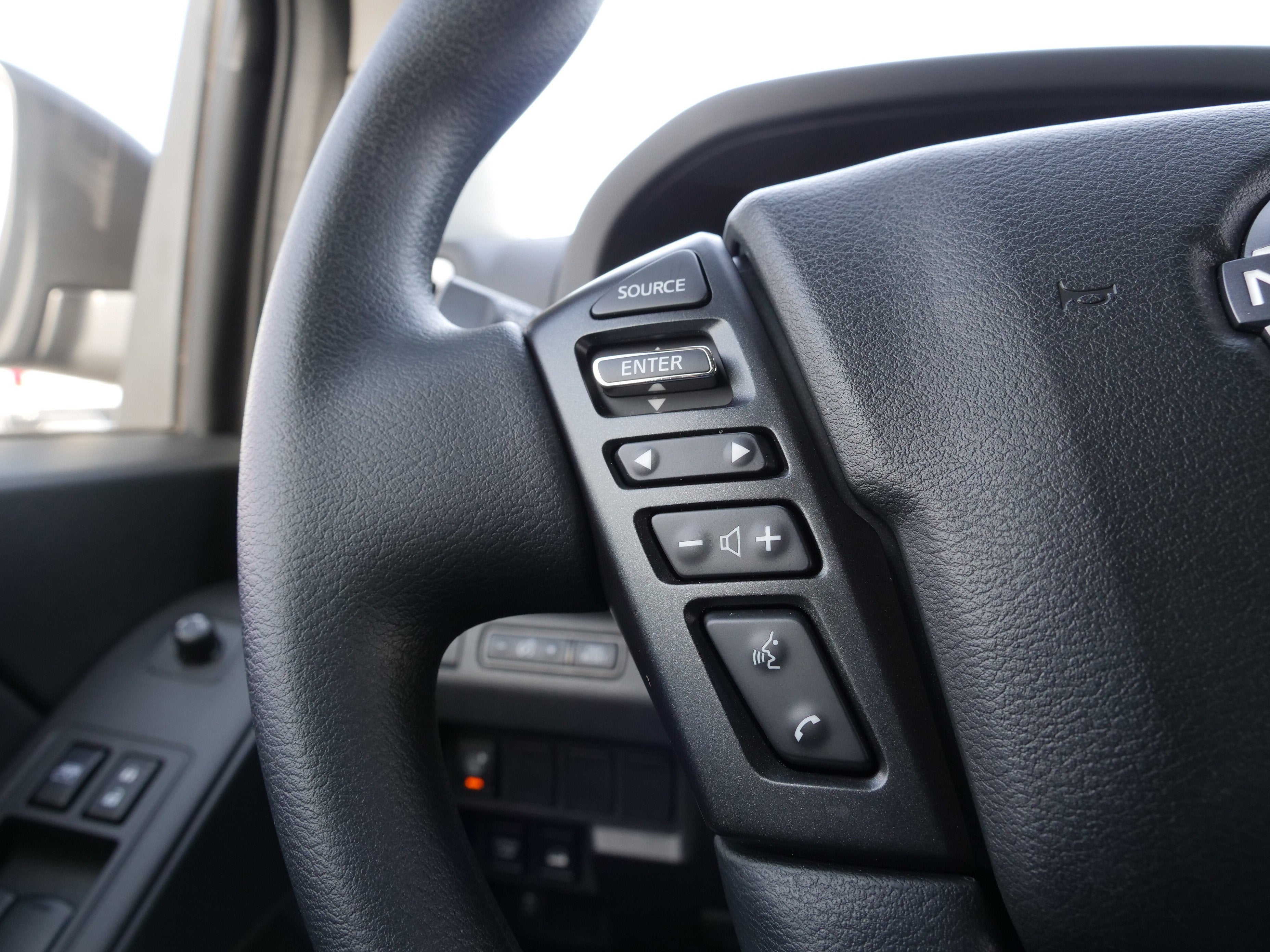 2025 Nissan Frontier Crew Cab SV 4x4