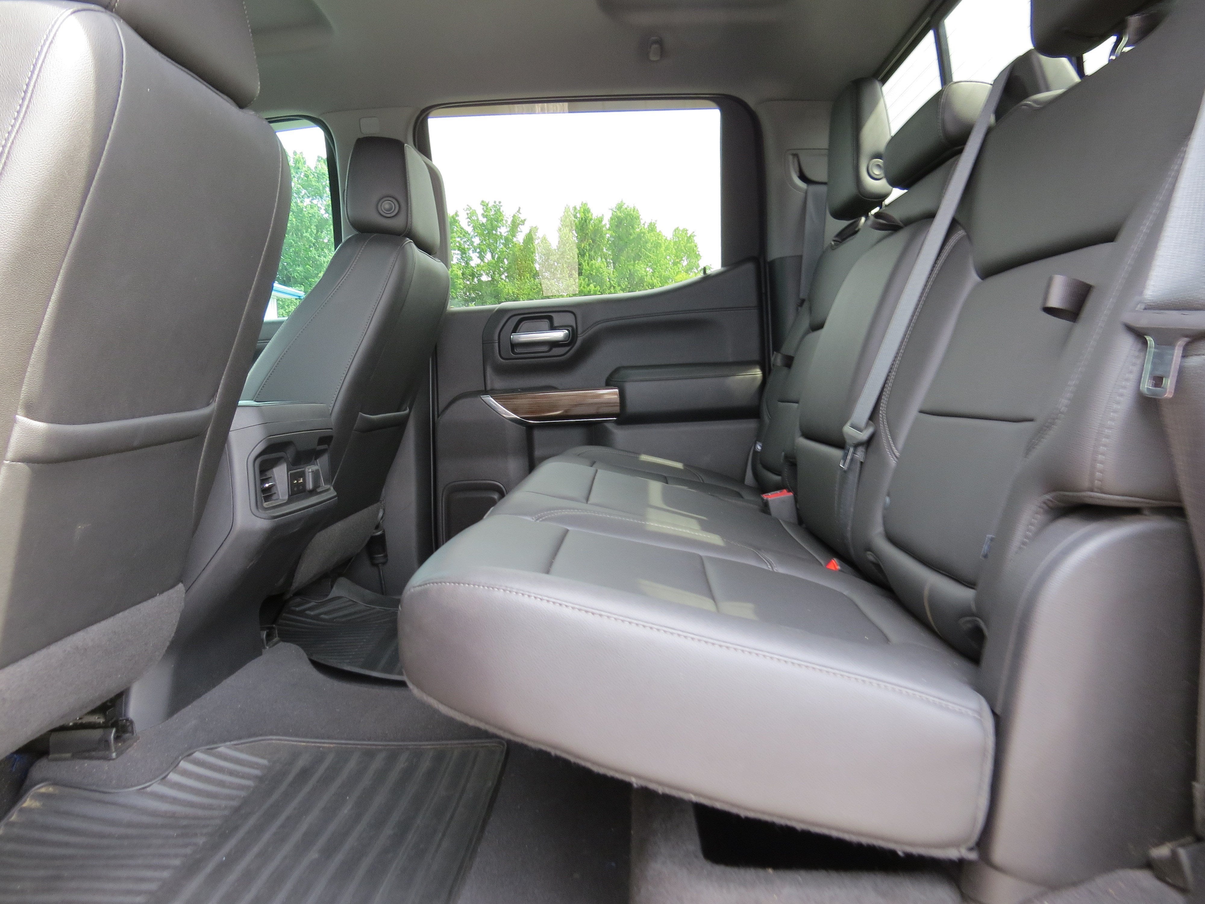 2019 Chevrolet Silverado 1500 RST - Photo 12