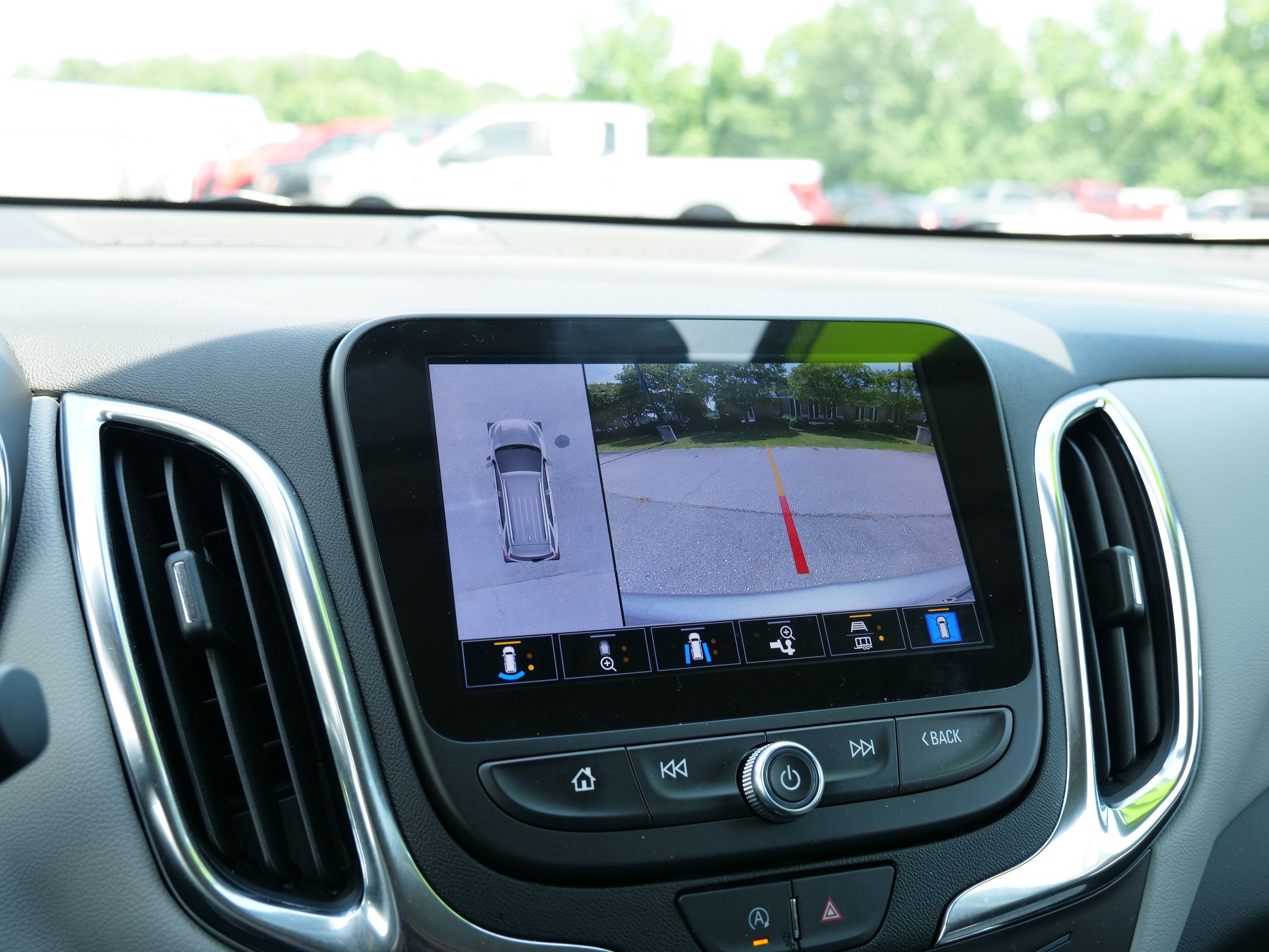 2024 Chevrolet Equinox LT - Photo 25