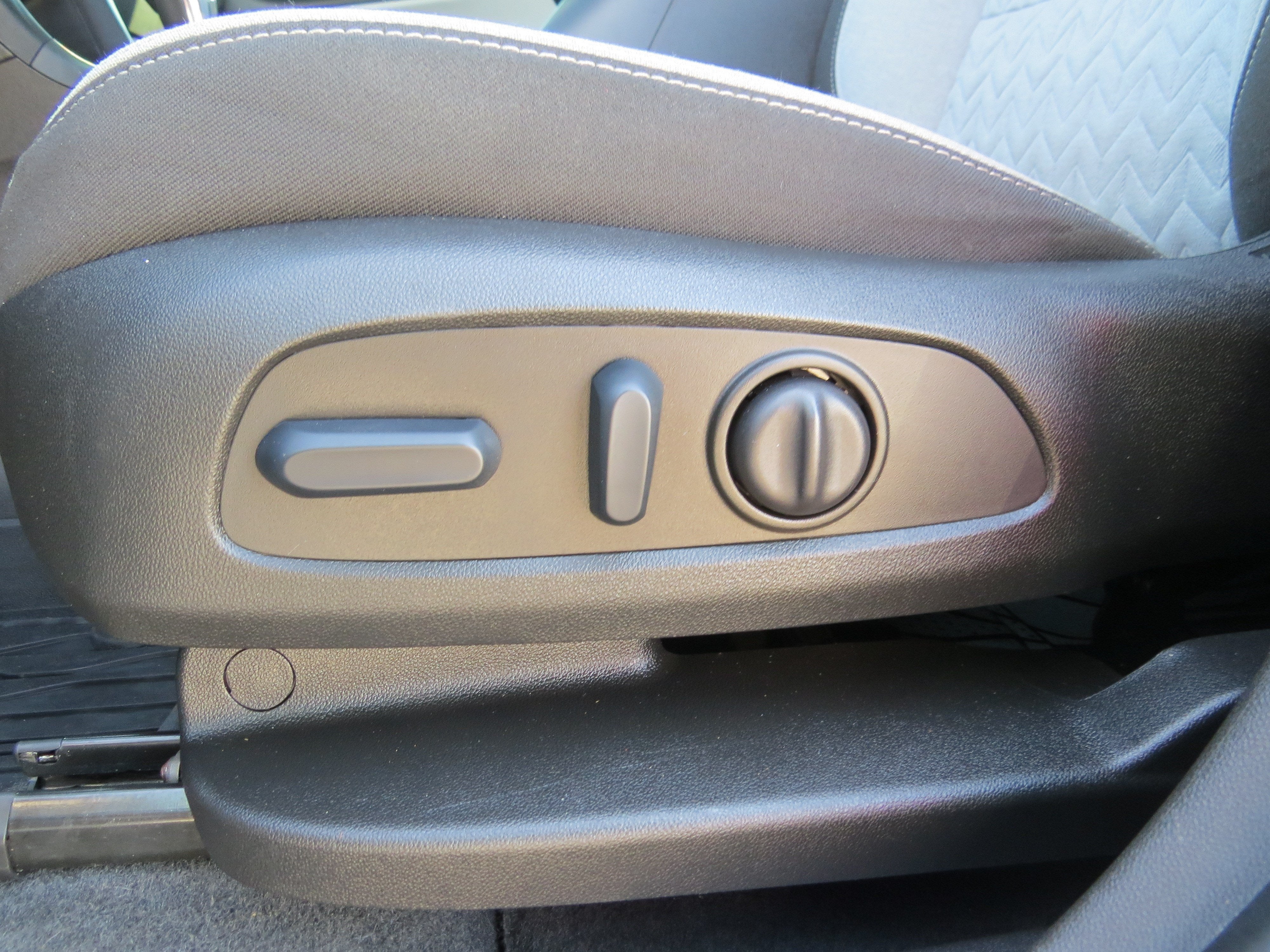 2024 Chevrolet Equinox LS - Photo 13