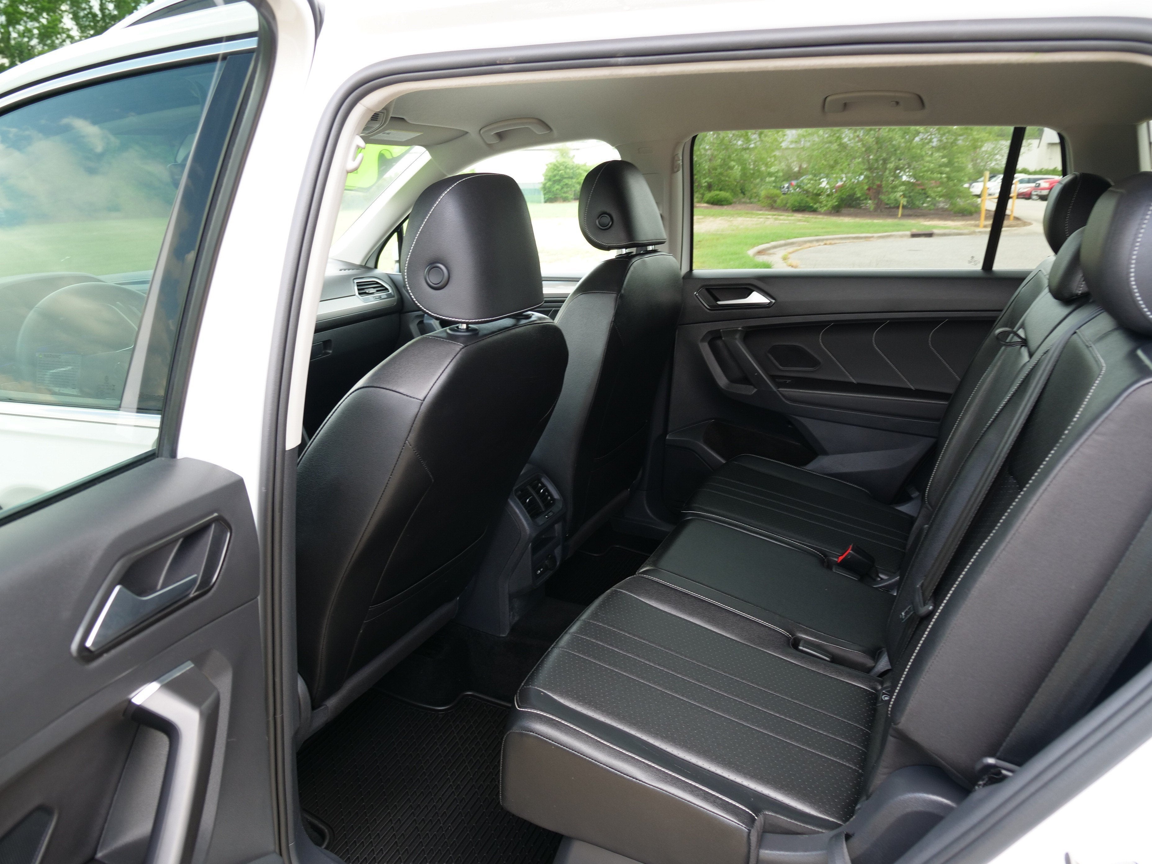 2023 Volkswagen Tiguan SE - Photo 14