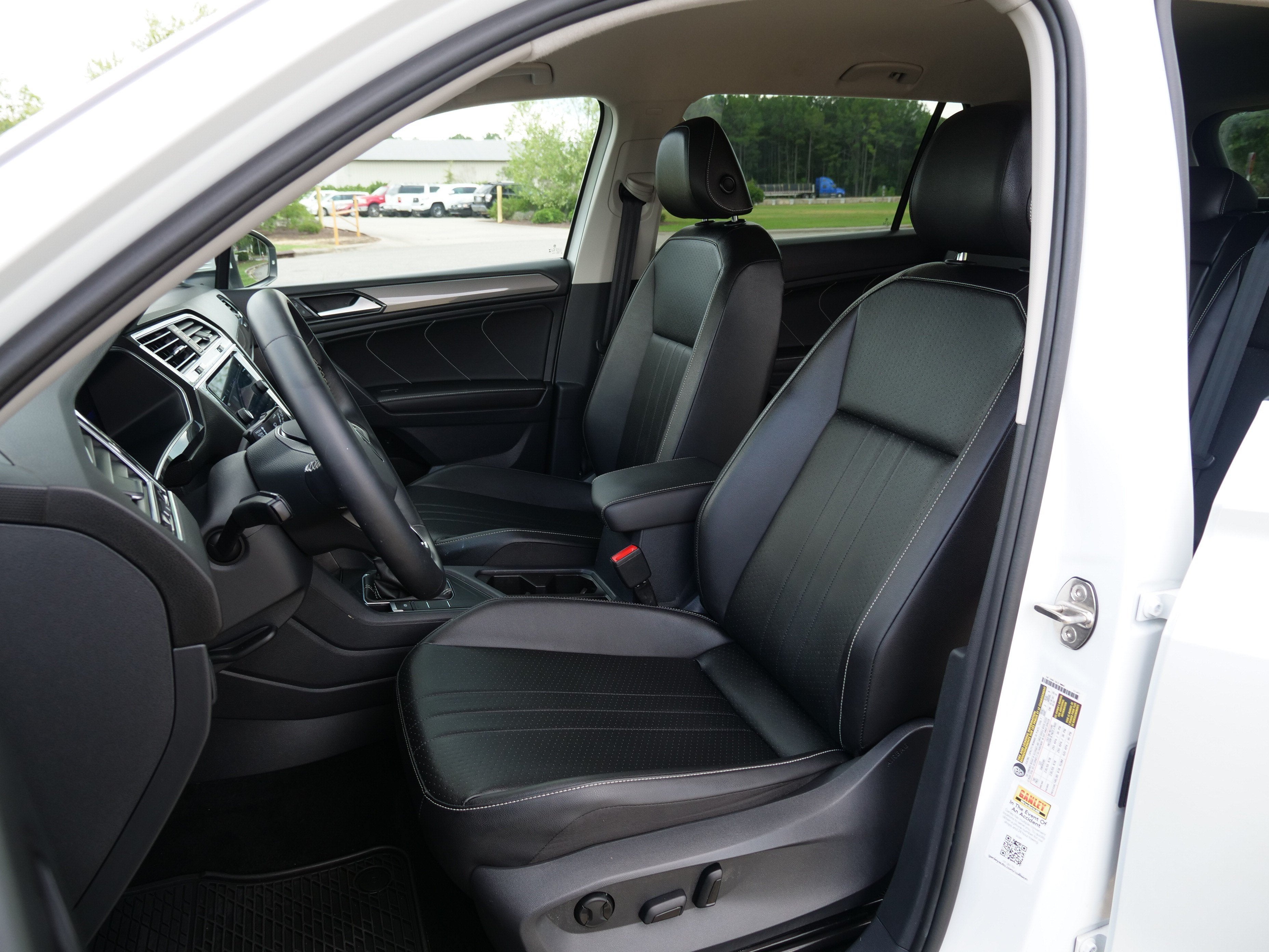 2023 Volkswagen Tiguan SE - Photo 15