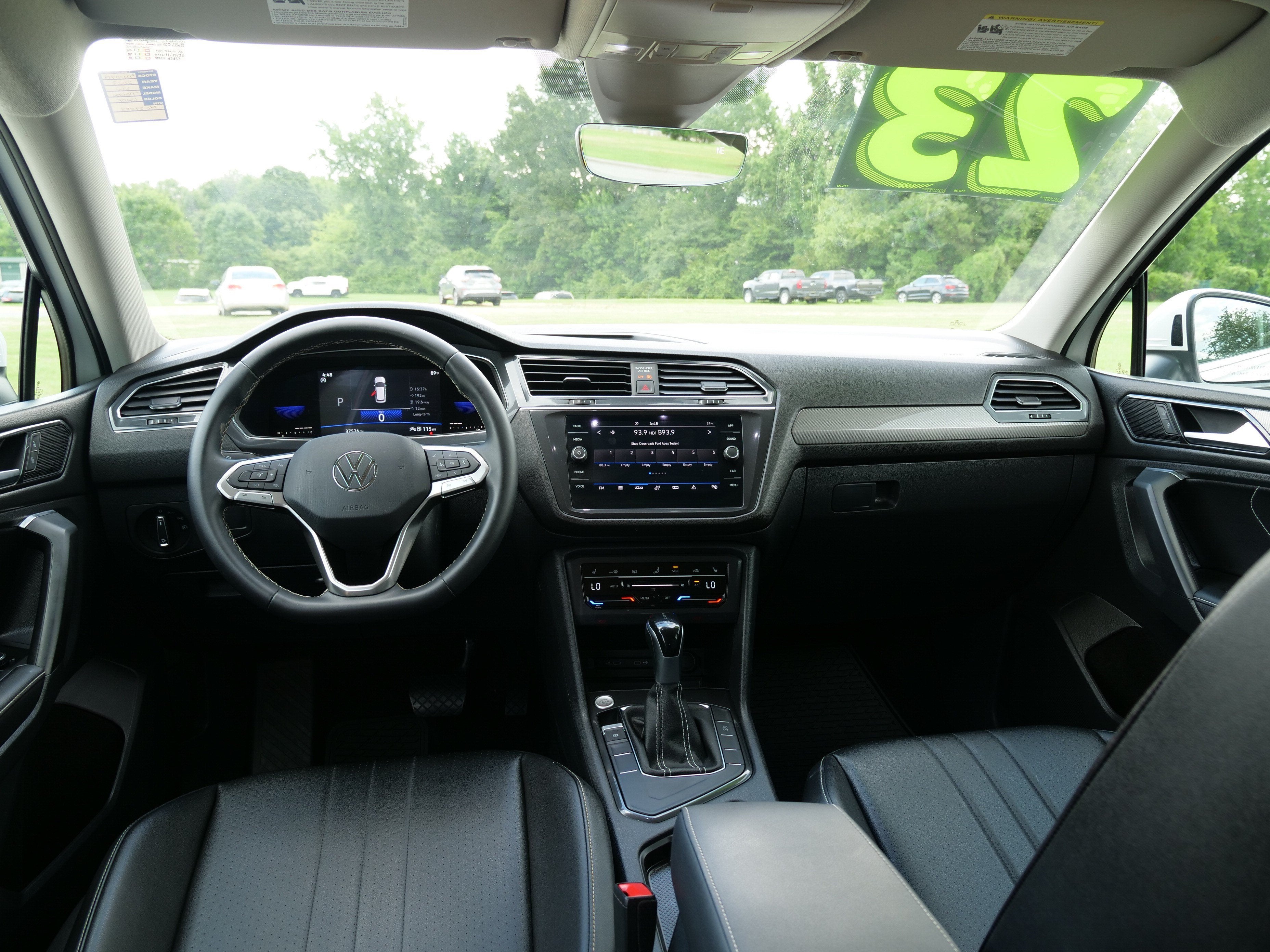 2023 Volkswagen Tiguan SE - Photo 18