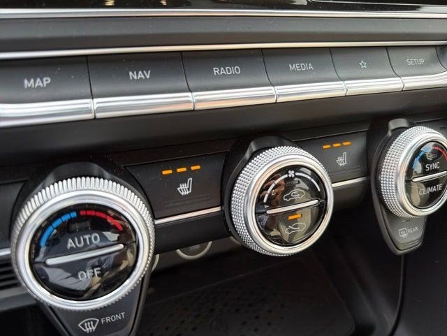 2022 Genesis G70 2.0T RWD