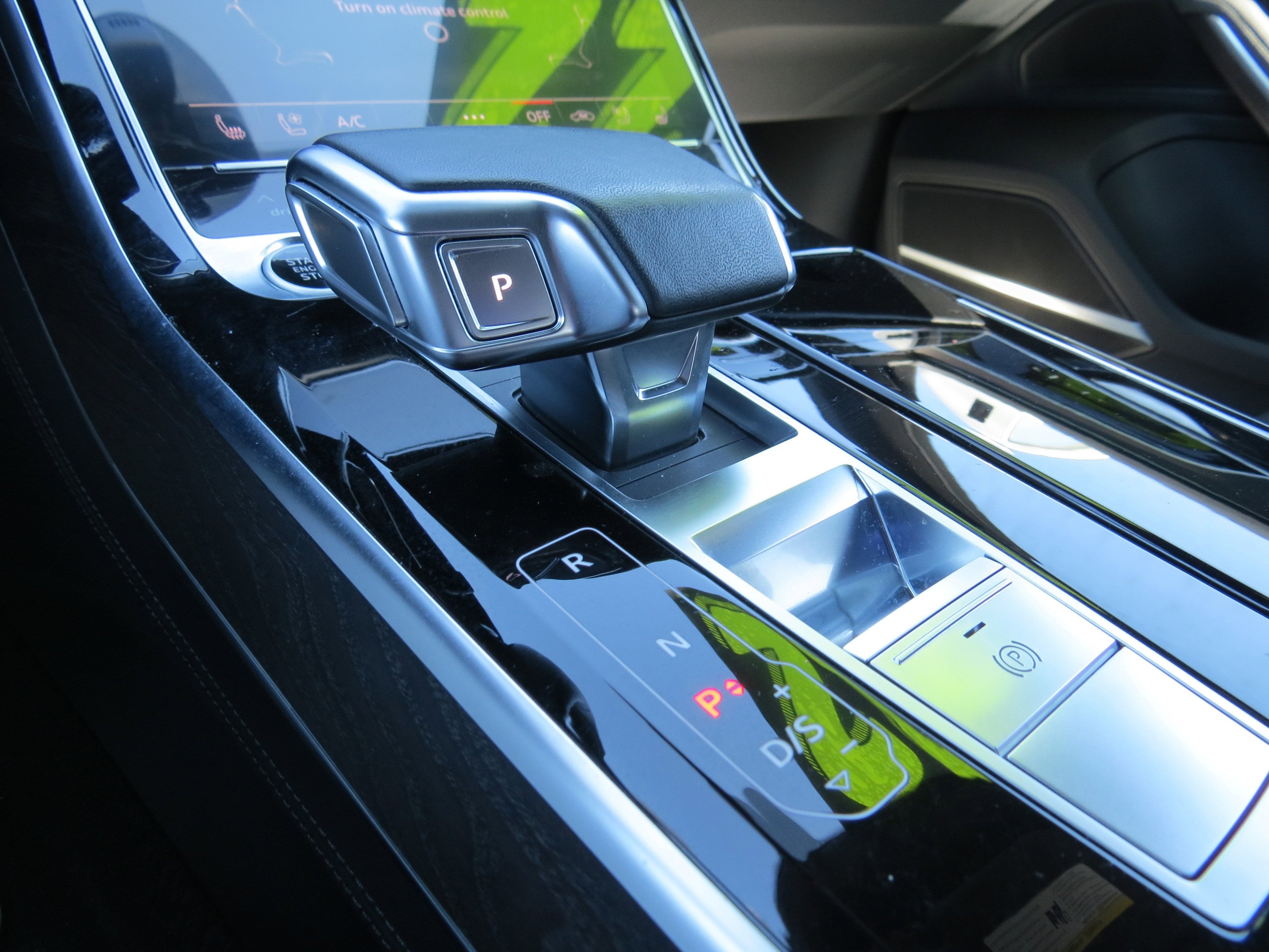 2022 Audi A8 L 55 TFSI quattro Tiptronic