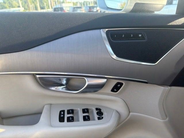 2024 Volvo XC90 B5 Core Bright Theme