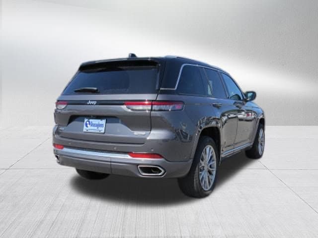 2022 Jeep Grand Cherokee Summit